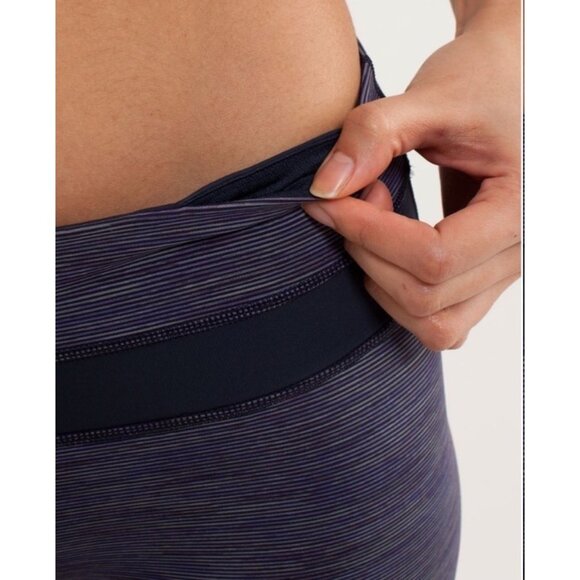 Lululemon Run: Inspire Crop IIWee Are From Space Deep Indigo Multi / Inkwell Siz - Picture 8 of 11